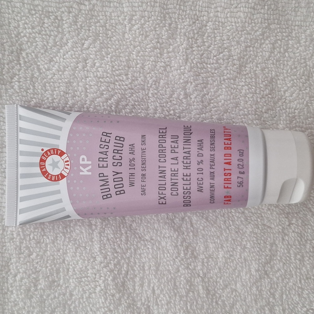 NEW First Aid Beauty KP Bump Eraser Body Scrub with 10% AHA 56.7g